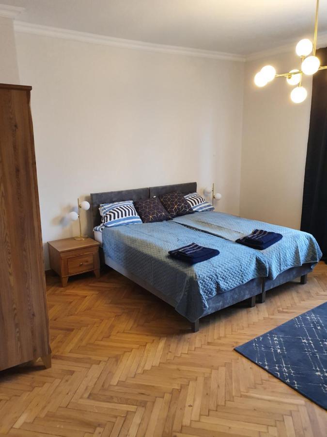 Miles Apartmán *